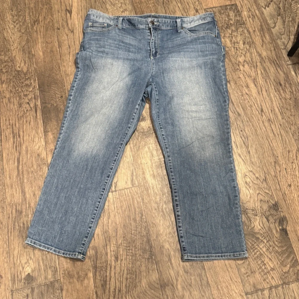 Platimun crop Jeans. Super soft and comfortable. Sz 3 (Sz 16-18) - Picture 1 of 6